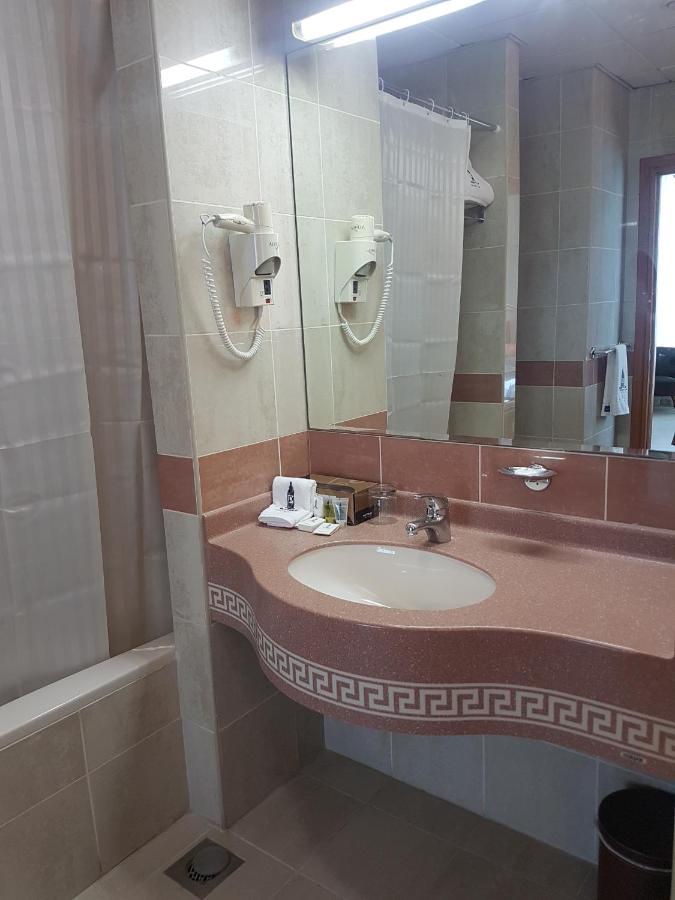 Platinum Hotel Apartments Abu Dhabi Ngoại thất bức ảnh